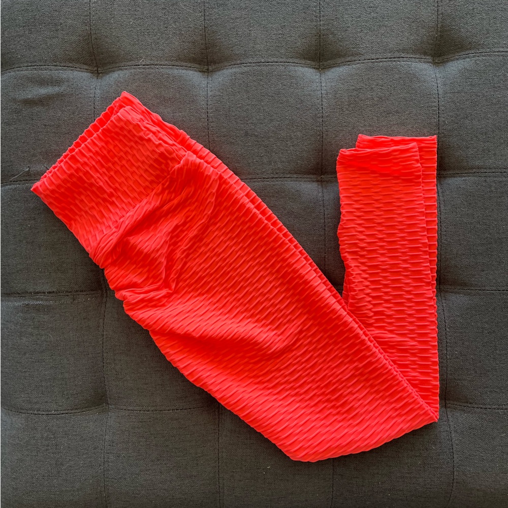 New without tags, long workout pants with ruching detail